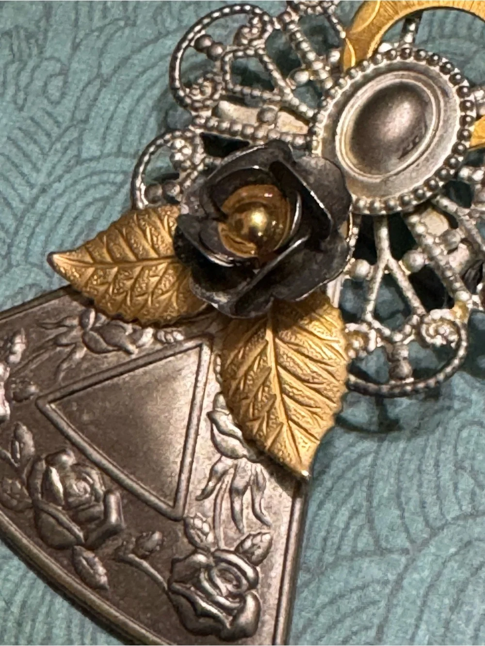 VINTAGE ANGEL BROOCH PIN